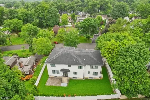 241 Washington Pl, Paramus, NJ 07652 photo 45