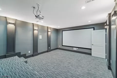 241 Washington Pl, Paramus, NJ 07652 photo 22