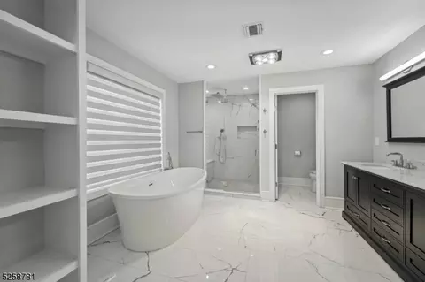 241 Washington Pl, Paramus, NJ 07652 photo 36