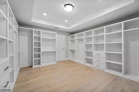 241 Washington Pl, Paramus, NJ 07652 photo 38