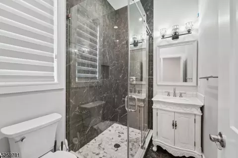 241 Washington Pl, Paramus, NJ 07652 photo 13