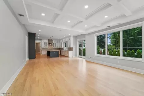 241 Washington Pl, Paramus, NJ 07652 photo 9