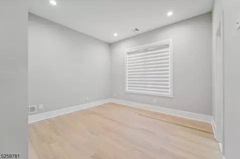 241 Washington Pl, Paramus, NJ 07652 photo 12