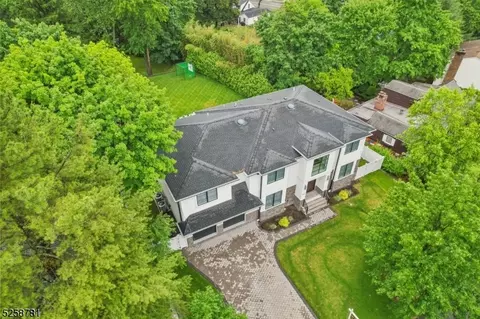 241 Washington Pl, Paramus, NJ 07652 photo 43