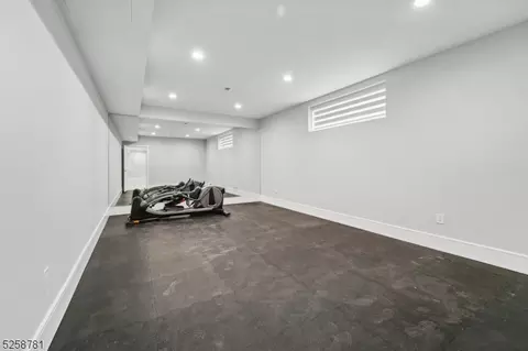 241 Washington Pl, Paramus, NJ 07652 photo 20