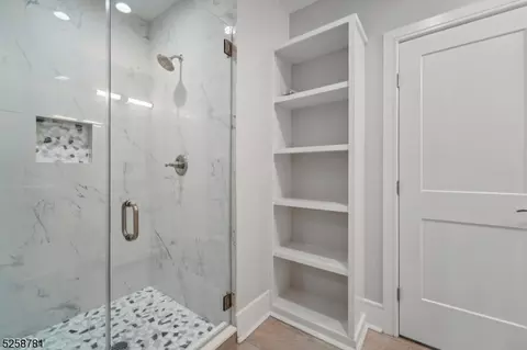 241 Washington Pl, Paramus, NJ 07652 photo 19