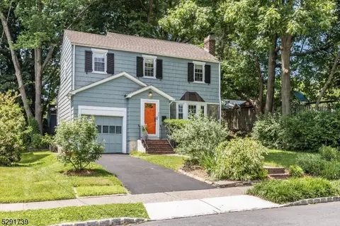 218 Stonehouse Rd, Glen Ridge, NJ 07028