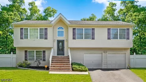 45 Viking Ave, East Franklin, NJ 08873