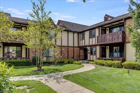 3 Avon Ct # E, Chatham Twp, NJ 07928