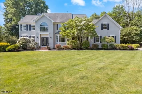 2 Magnolia Ct, Morristown, NJ 07960