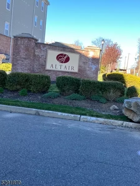 516 Bushes Ln #516, Elmwood Park, NJ 07407