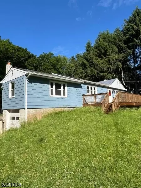 81 Old Croton Rd, Flemington, NJ 08822