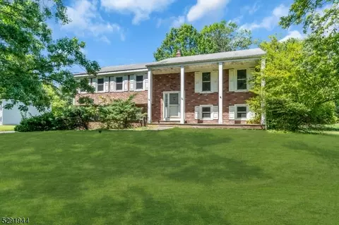 689 N View Dr, Bridgewater, NJ 08807