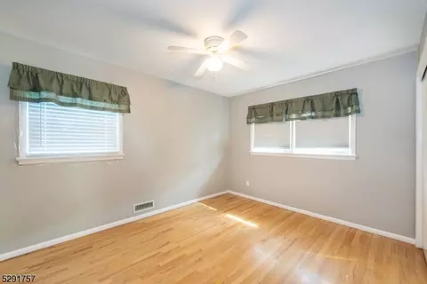4 Berkley Ct, Wayne, NJ 07470 photo 13