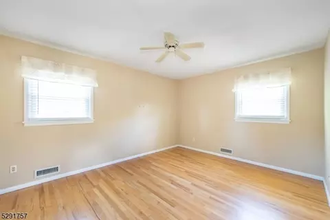 4 Berkley Ct, Wayne, NJ 07470 photo 14