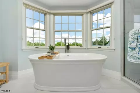 105 Hixson Rd, Flemington, NJ 08822