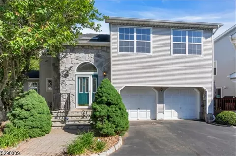 48 Whitehead Rd, Bridgewater, NJ 08807