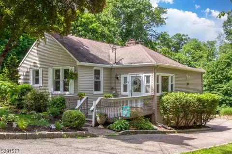 55 Pinegrove Rd, Mount Olive, NJ 07828