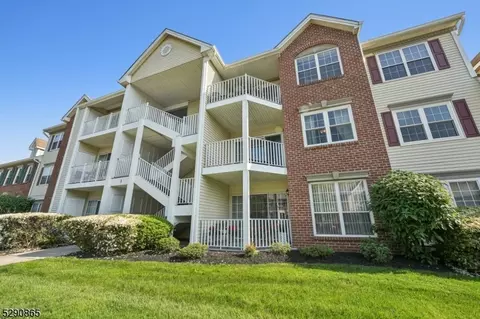 509 Red Crest Ln, Branchburg, NJ 08876