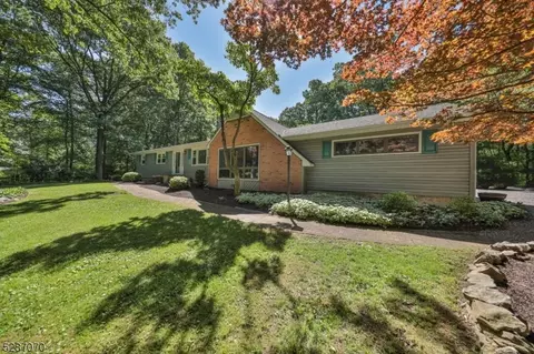 405 Tunnel Rd, Bethlehem Twp, NJ 08802