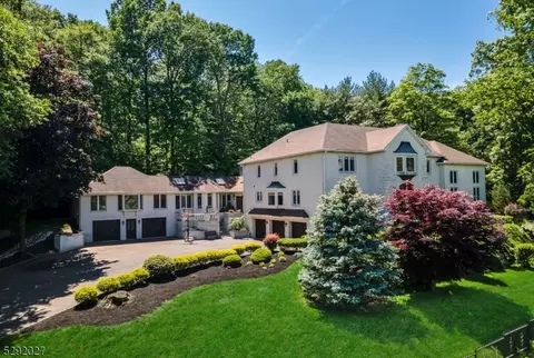 806 Sussex Rd, Franklin Lakes, NJ 07417