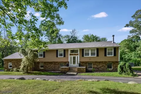 54 Tintle Rd, Kinnelon, NJ 07405