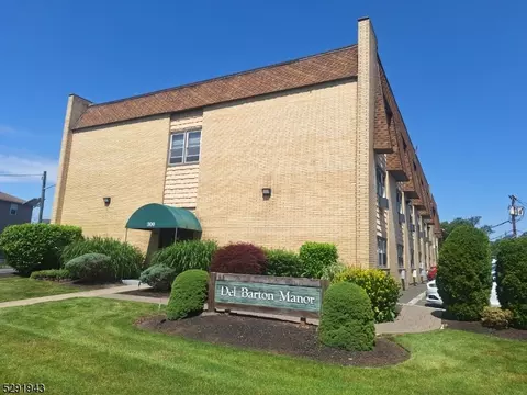300 W Munsell Ave #CC8, Linden, NJ 07036