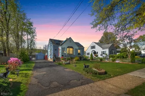 700 Greenbrook Rd, North Plainfield, NJ 07063