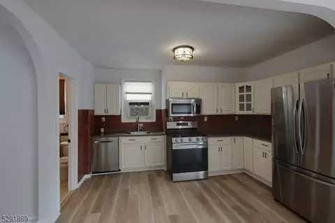 88 Devon Ter, Kearny, NJ 07032 photo 16