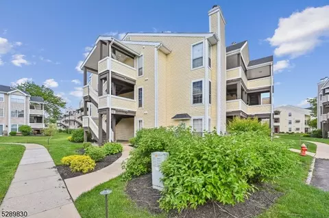 531 Clubhouse Ct #5, Union, NJ 07083