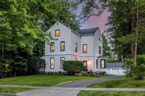 129 Chestnut St, Montclair, NJ 07042