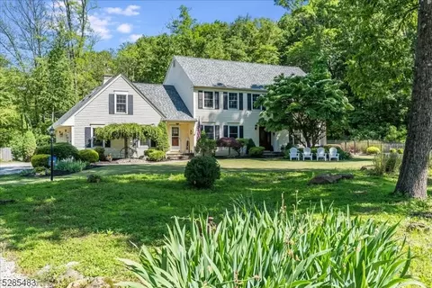 108 Wehrli Rd, Washington Twp, NJ 07853