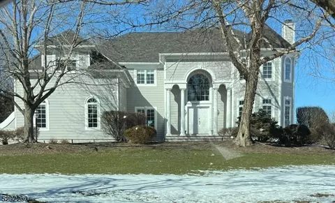 7 Pecan Valley Ct, Montgomery, NJ 08558