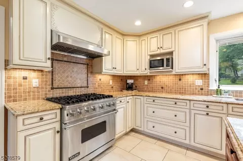2 Deerpath Ln, Berkeley Heights, NJ 07922 photo 11