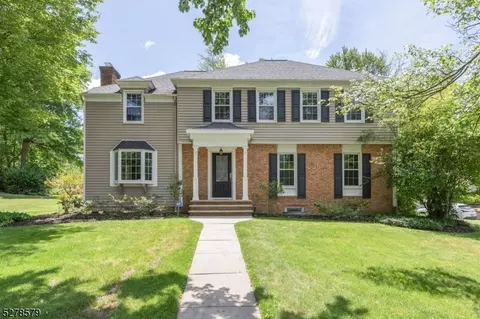 2 Deerpath Ln, Berkeley Heights, NJ 07922