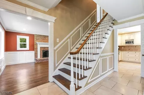 2 Deerpath Ln, Berkeley Heights, NJ 07922 photo 3