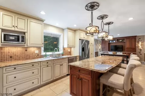 2 Deerpath Ln, Berkeley Heights, NJ 07922 photo 9
