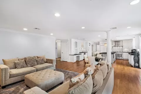 44 Mountainside Rd, Mendham, NJ 07945 photo 18