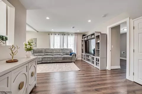 27 Prospect Ave, Edison, NJ 08817 photo 15