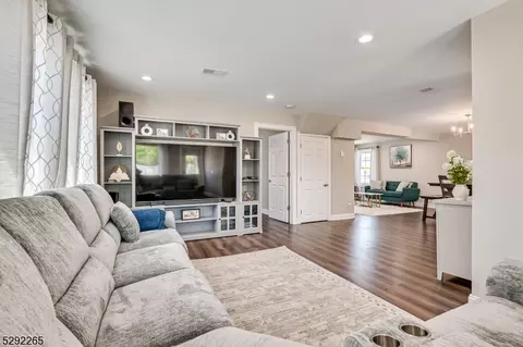 27 Prospect Ave, Edison, NJ 08817 photo 18
