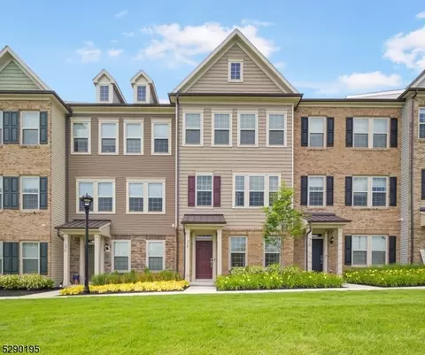 28 Haralson Ct, Livingston, NJ 07039