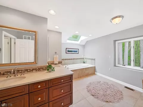 39 Willow Dr, Chester, NJ 07930 photo 17