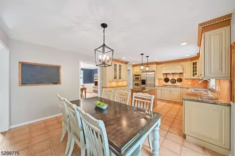 39 Willow Dr, Chester, NJ 07930 photo 7