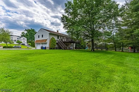 15 Patton Ct, Wayne, NJ 07470 photo 2
