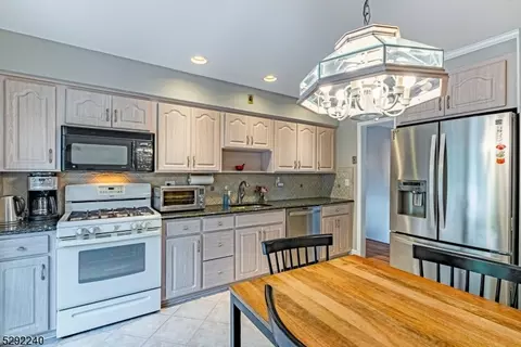 15 Patton Ct, Wayne, NJ 07470 photo 10
