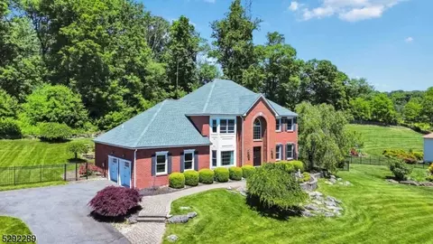 42 Cambridge Ave, Denville, NJ 07834