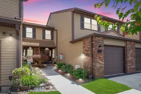92 Bayberry Dr, Somerset, NJ 08873