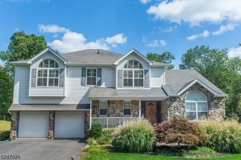 86 Continental Rd, West Milford, NJ 07480