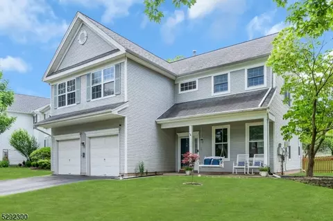 6 King Dr, Bridgewater, NJ 08807