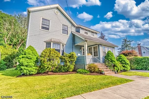 1129 Burnet Ave, Union, NJ 07083